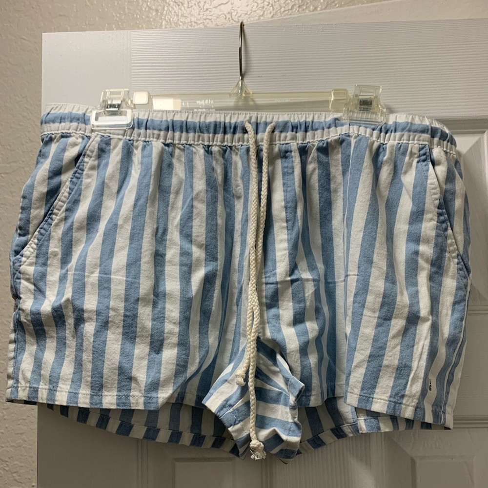 Aerie Soft Shorts - (L)